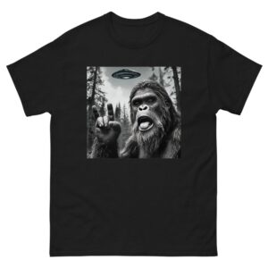 Sasquatch Bigfoot Rock On Selfie With UFO Alien Shirt